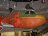 Монтаж макета самолета. Донецк, 2011г. Вес: 1500 кг; габариты: 11 на 13м