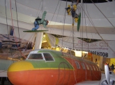 Монтаж макета самолета. Донецк, 2011г. Вес: 1500 кг; габариты: 11 на 13м