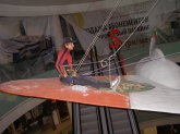 Монтаж макета самолета. Донецк, 2011г. Вес: 1500 кг; габариты: 11 на 13м